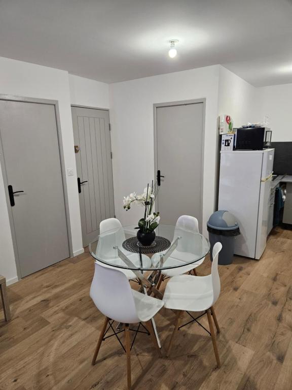 T2 chaleureux, calme et entièrement rénové., Béziers