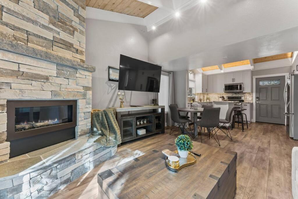 Tahoe Bliss: Ski, Hike, & Relax, Incline Village