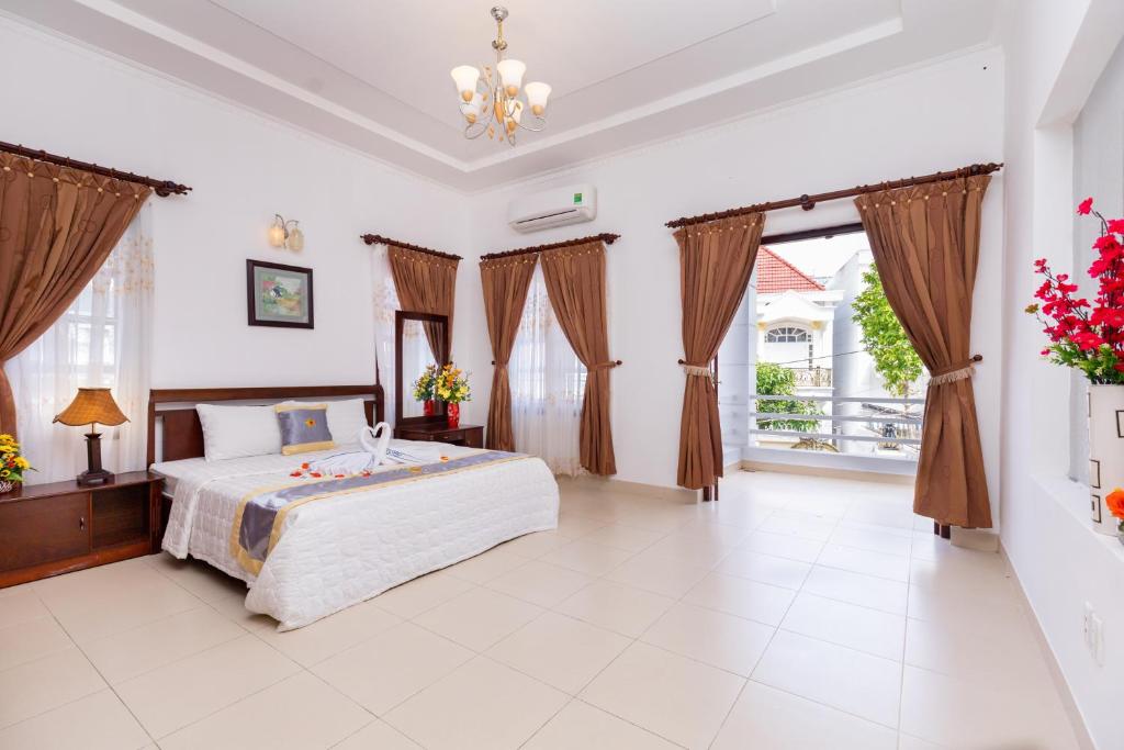 Villa Ho Boi Nguyen Can - Tu Do Nau An - Gan Bai Sau Cot Co