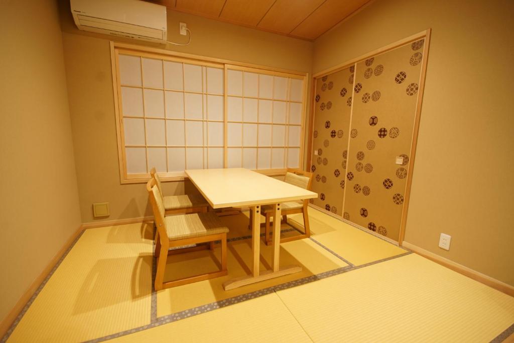 京ごはんと露天風呂の宿 ゆのはな 月や