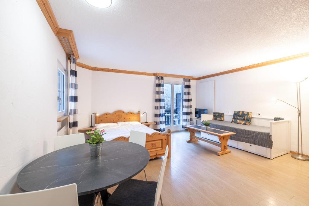 2203 Modernes Studio mit Balkon - 2