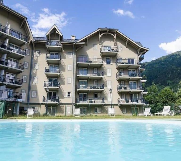 Next to the ski lift! *3bed Apt* sleeps 8* Parking* Pool, Saint-Gervais-les-Bains