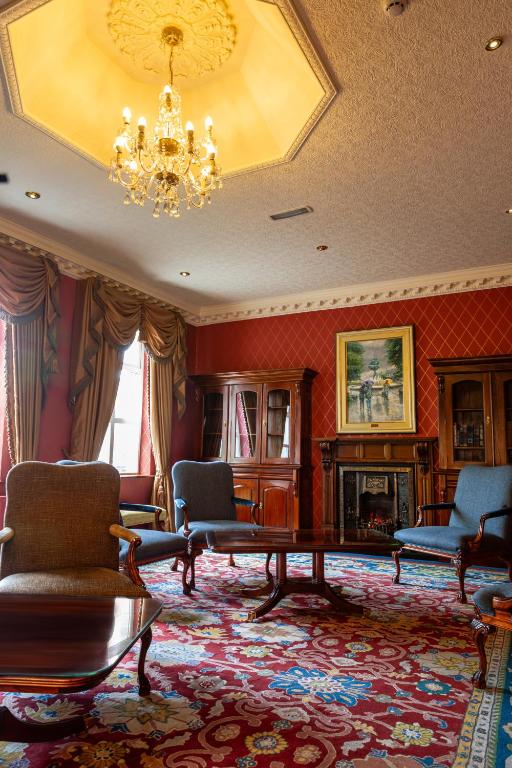 Comfortable room or lobby area at Seven Oaks Hotel