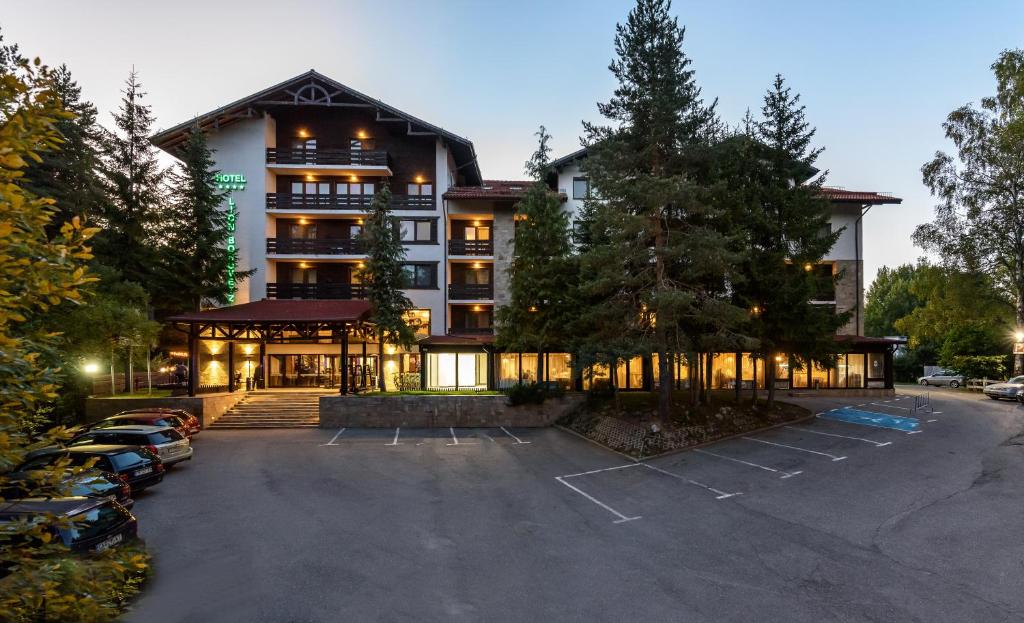 Lion Hotel Borovets — Hotel building in Samokov, Sofia (province)