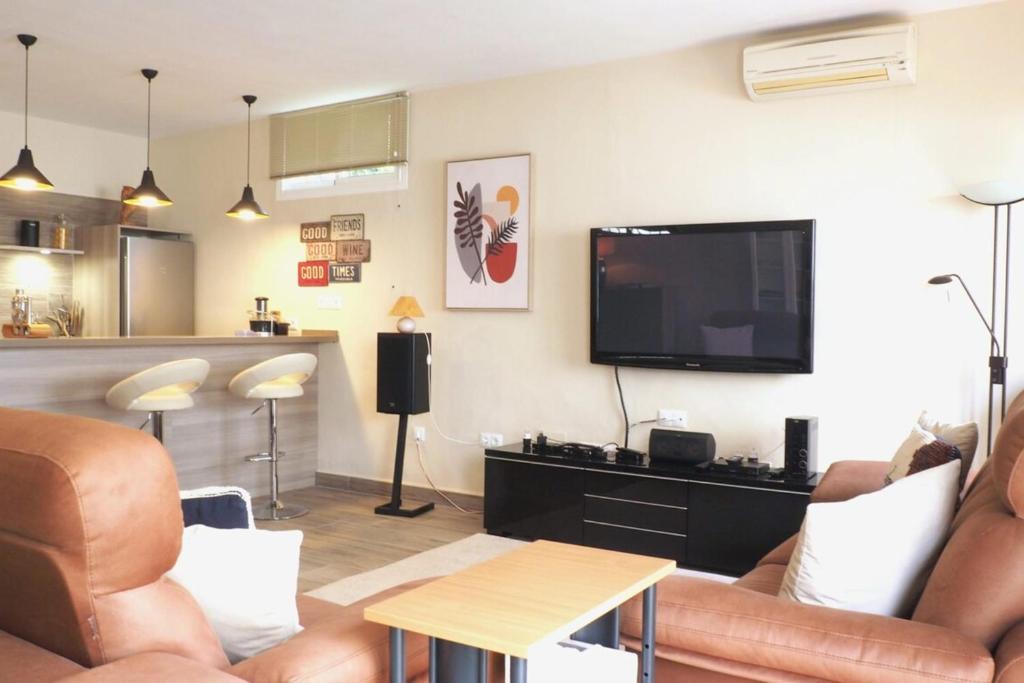 Stylish villa private pool ideal for large family, Nerja