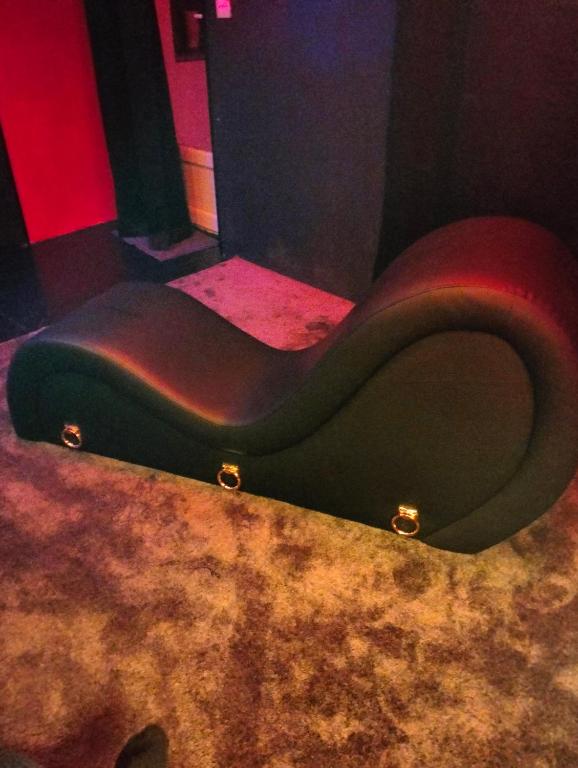 la lovecoquine, chez loveroomtoulon , parking et wifi gratuits - 3
