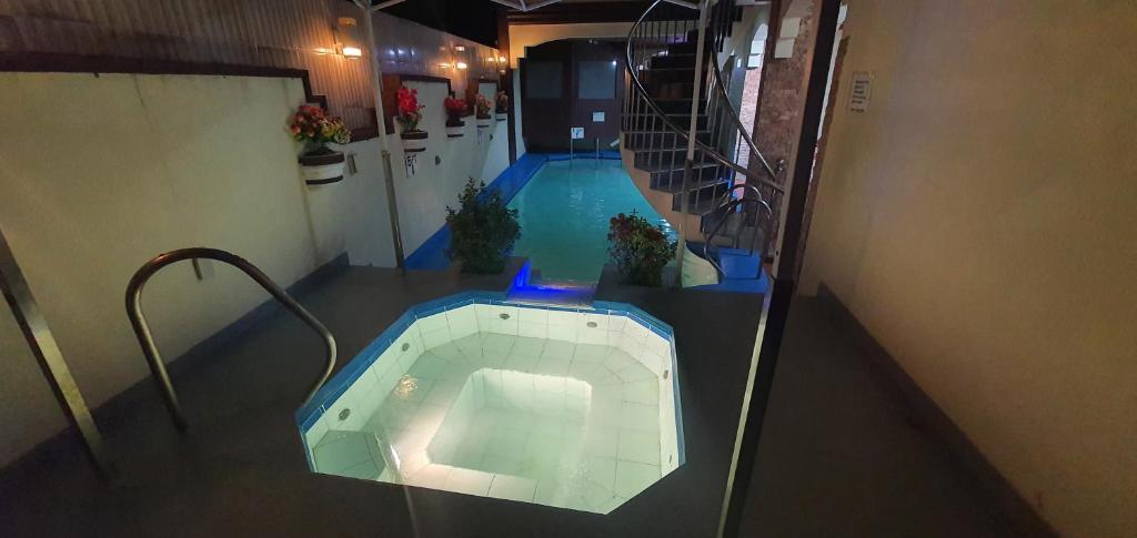 Swimming pool, Cool Martin Resort in Cavite
