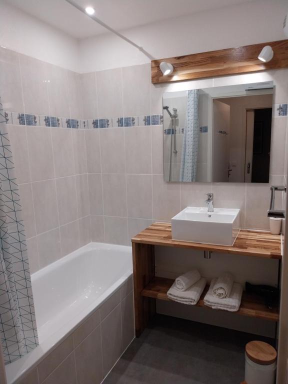 Balcon plein sud, piscine/spa - 2