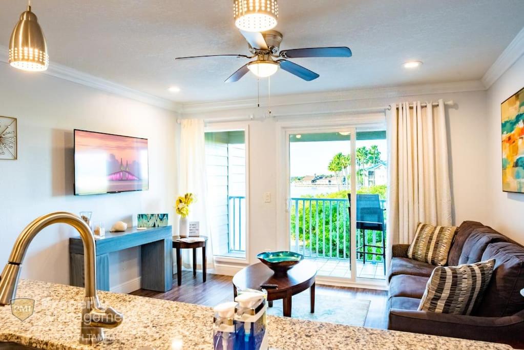 Paradise Point, Tampa