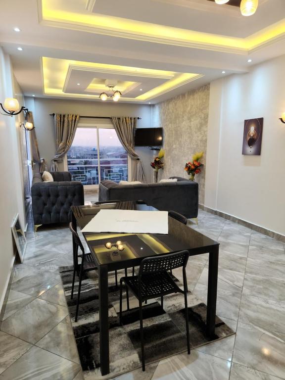 Magnifique Appartement Meublé Douala Kotto avec Groupe Electrogène et WiFi, Calme et Securisé, Douala