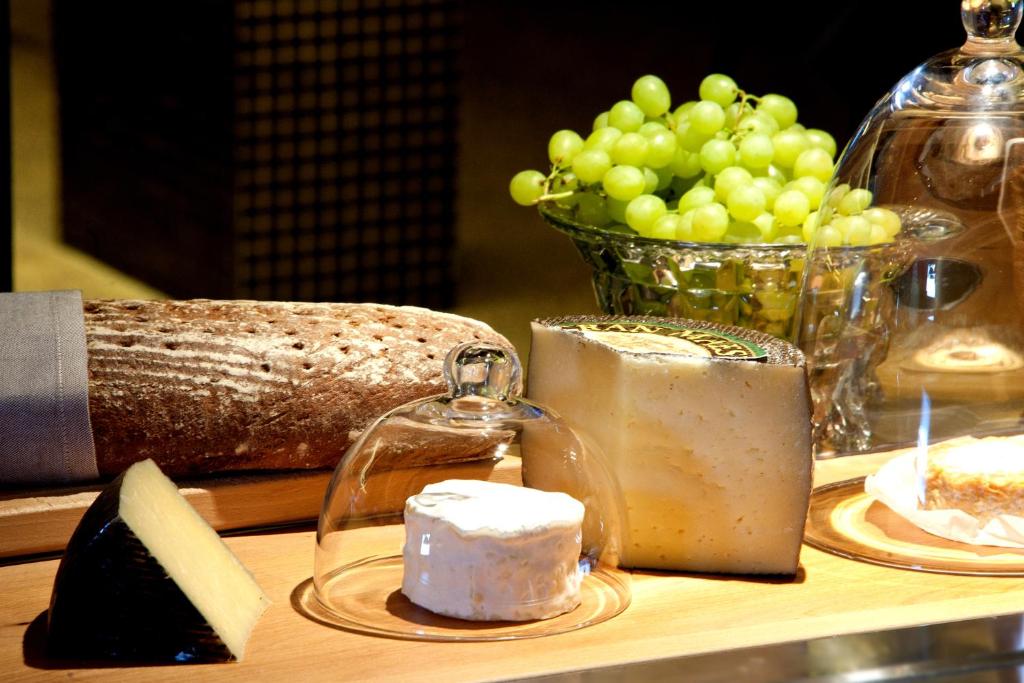 อาหารและเครื่องดื่ม