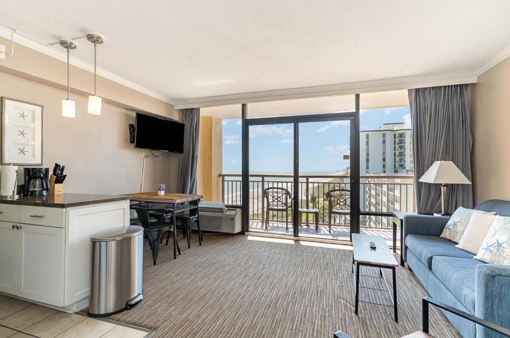 Relaxing 1 BR Oceanfront Condo North End of Myrtle- Offseason Escape, Myrtle Beach