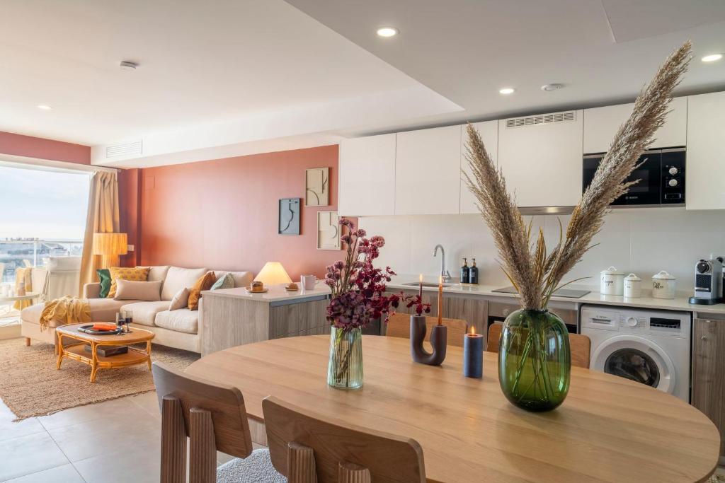 Gran Canet 2BR! Walk to Beach, Stunning Sea Views - 2