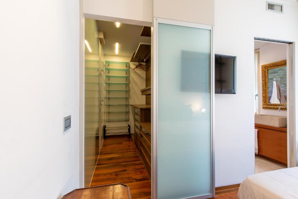 Porta Venezia- design apartment, 2-bedrooms, Netflix, wifi - 5