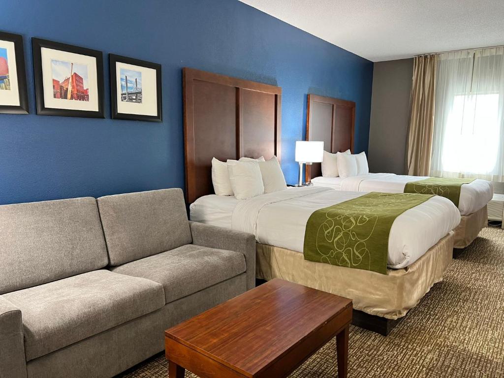 Comfort Suites Louisville East