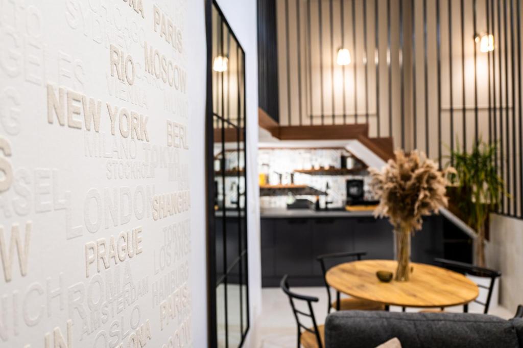 Super modern downtown apartment - 2