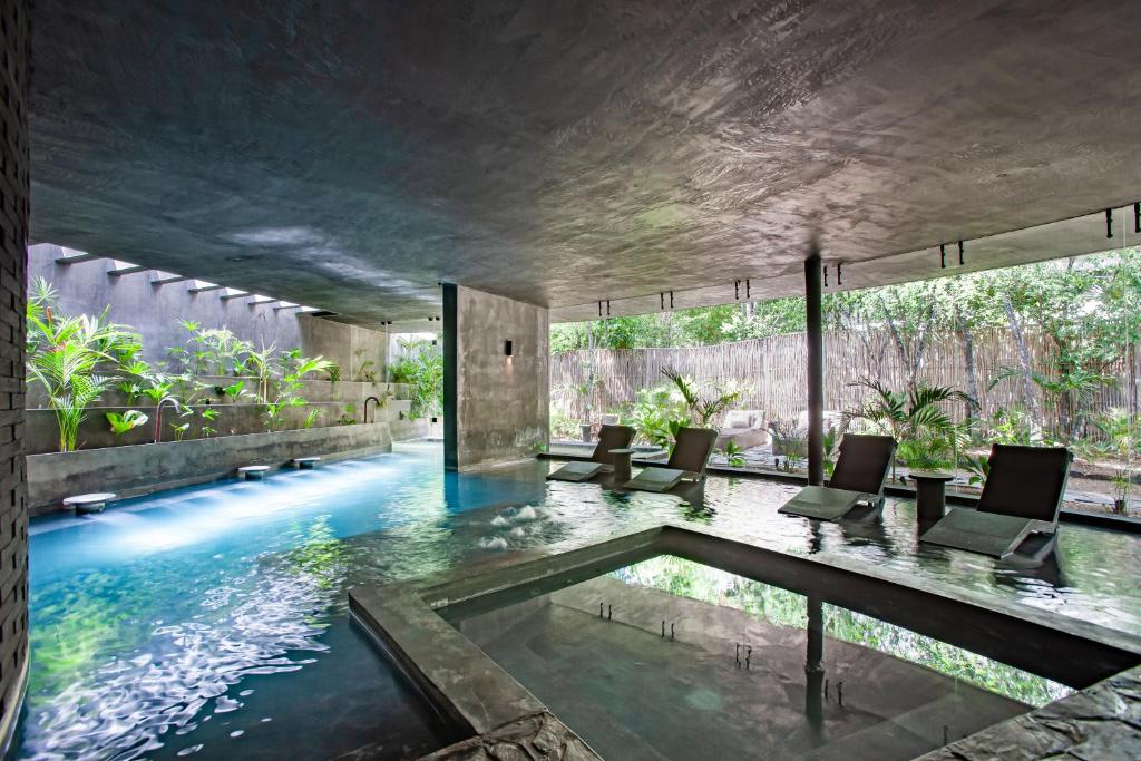 Encanto Luxe Jungle Apt 10min BeachHot TubKing - 5