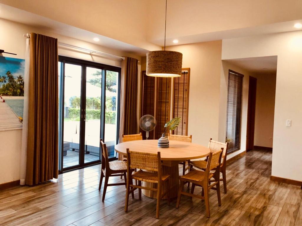 HO TRAM 05- BIET THU NGHI DUONG 1000m2 ll ho boi BBQ ll TRUNG TAM