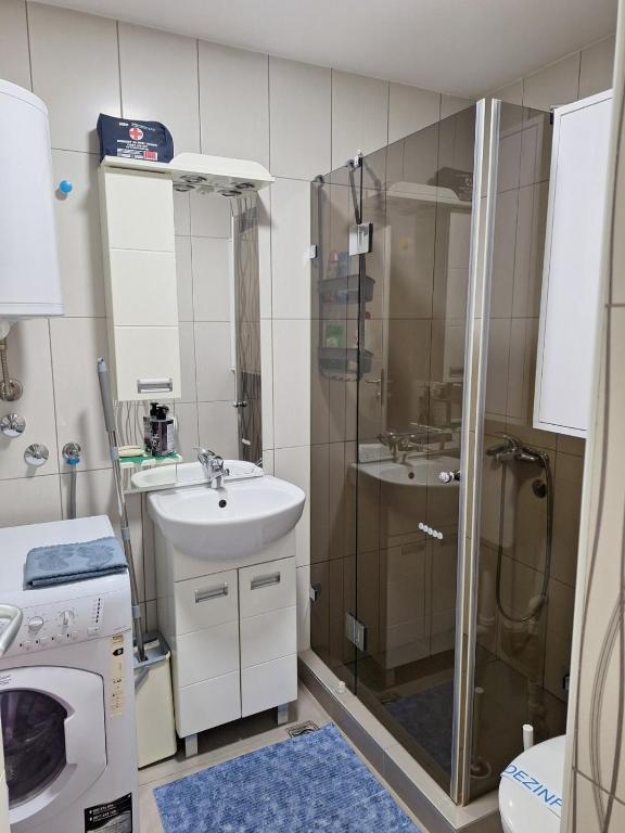 AKI APARTMAN - 2