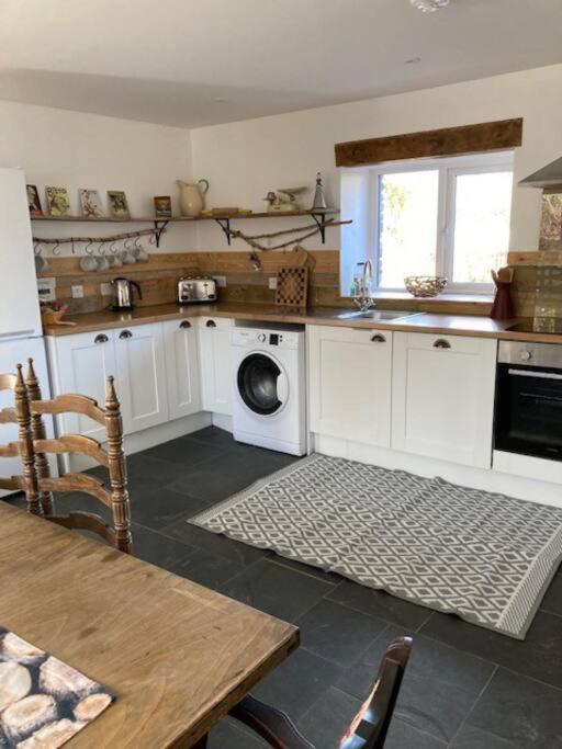 Rhedyn - Cosy Fishing Lodge Near Aberaeron photo 3
