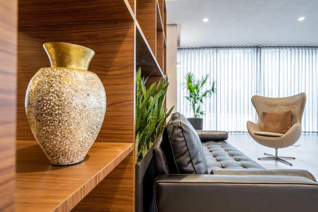 フロント・ロビー