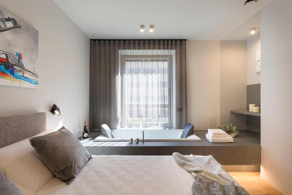 Aera Suites 303-304-305 - 2