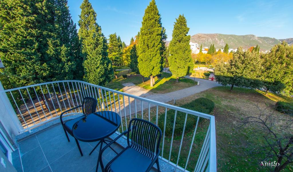 Maxim Apartments - 2