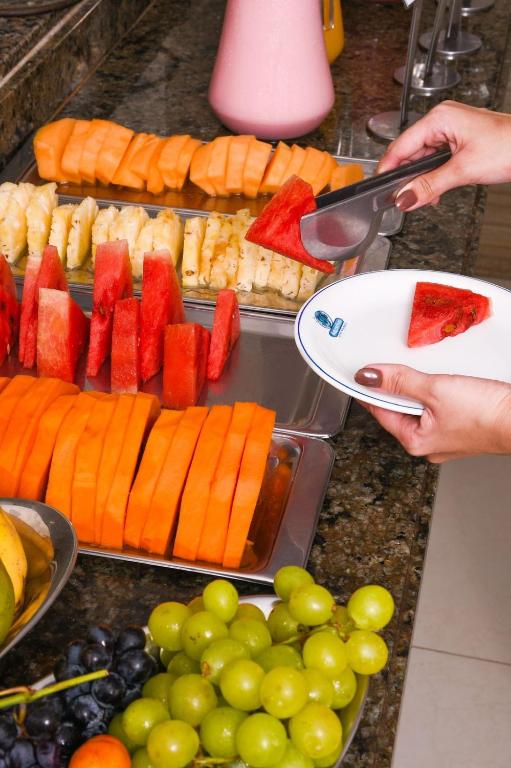 Alimentos e Bebidas