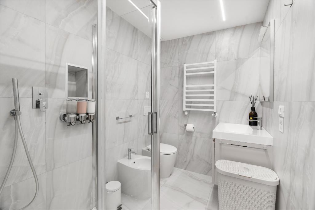 Modern Quiet Super Central Luxury Apartment - 4