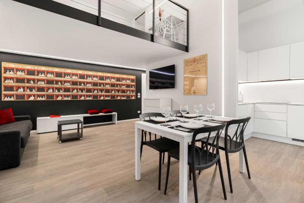 Modern Quiet Super Central Luxury Apartment, Milán