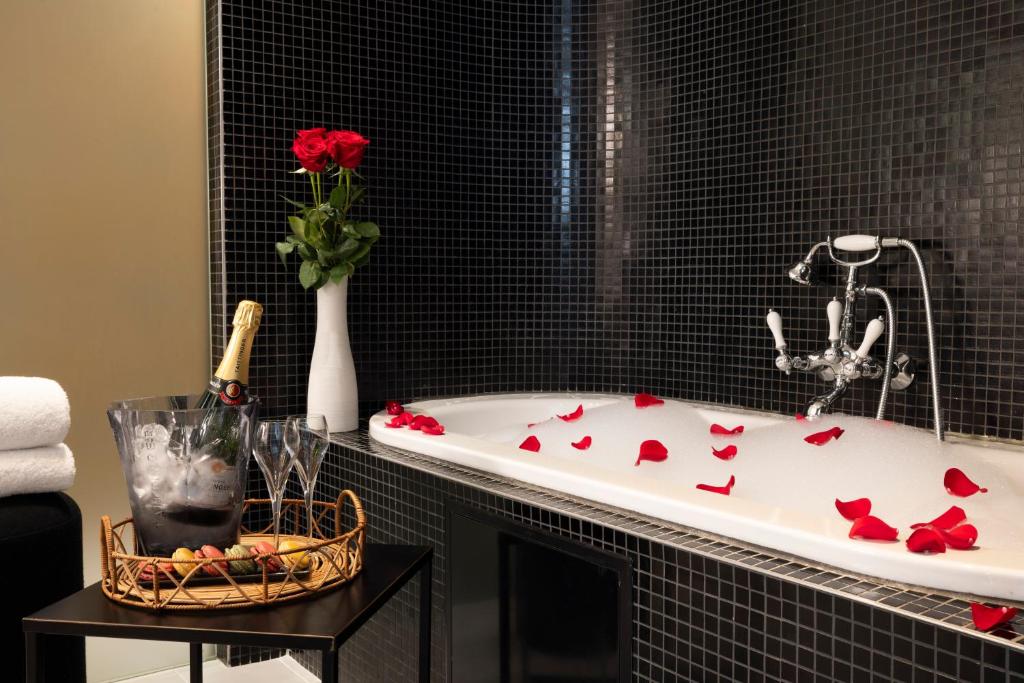 ホテル ラントワーヌ (Hotel L'Antoine) バスルーム（客室）