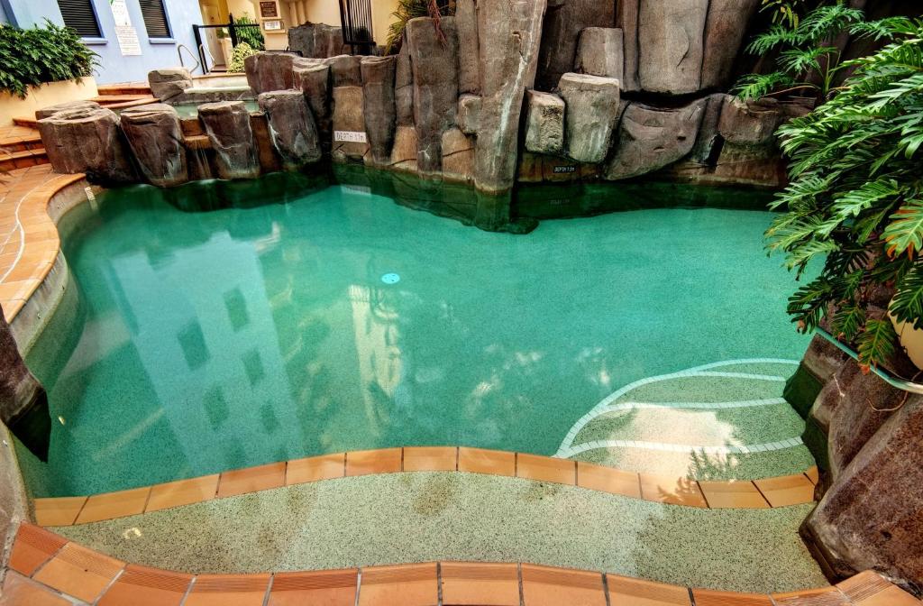 スイミングプール