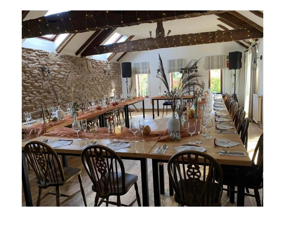 The Three Horseshoes Inn, Little Cowarne photo 6