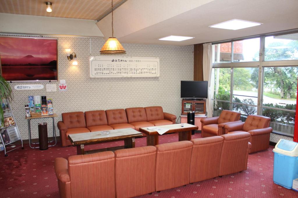Shared lounge/TV area