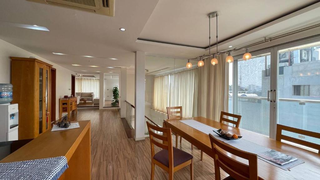 Ho Ba Mau Apartment LilyHome