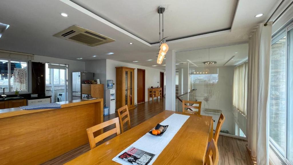 Ho Ba Mau Apartment LilyHome