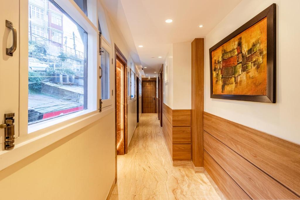 フロント・ロビー