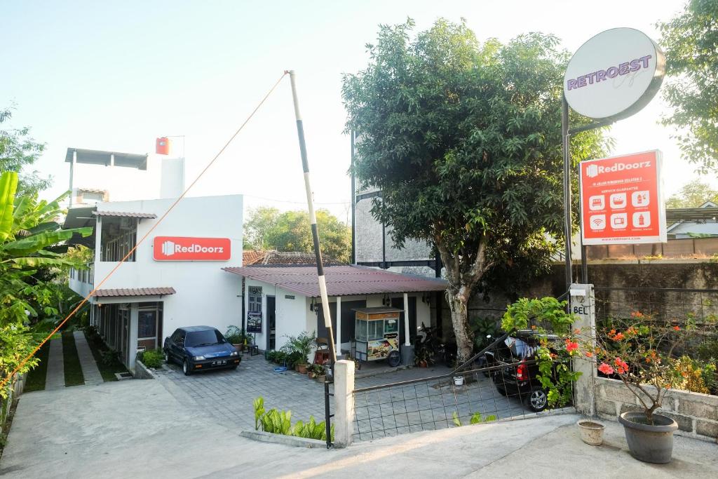 RedDoorz @ Jalan Ringroad Selatan 2