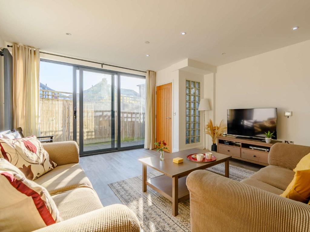 3 bed property in Eastbourne EHC11, Eastbourne