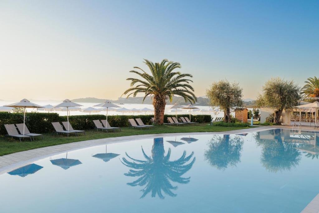 Elea Beach Hotel — Swimming pool in Dassia, Ionian Islands