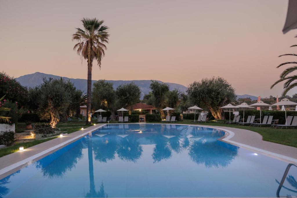 Elea Beach Hotel — Swimming pool in Dassia, Ionian Islands