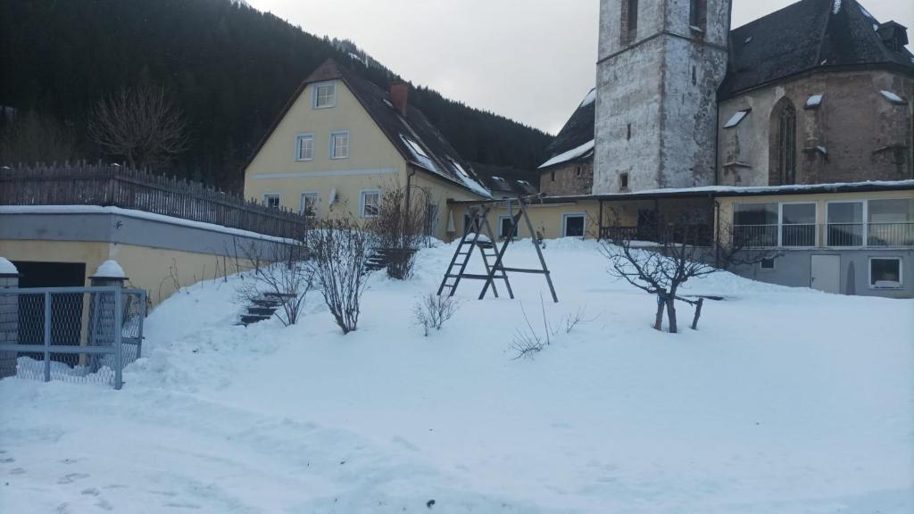 Pool, Pokale, Sauna, Billard, Kirche u. viel Natur - 3