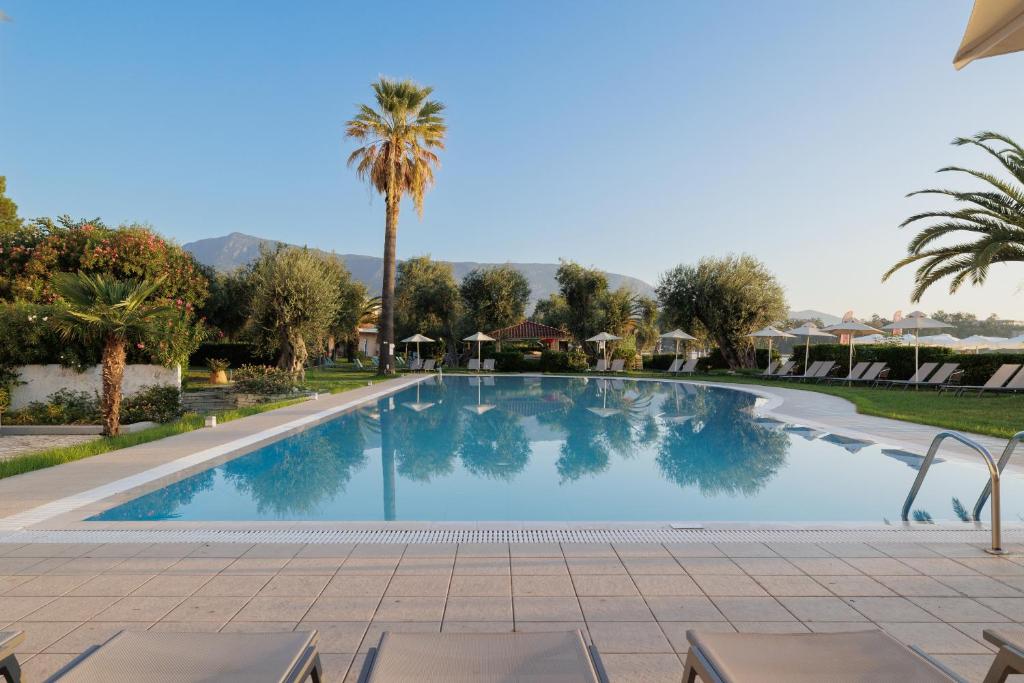 Elea Beach Hotel — Swimming pool in Dassia, Ionian Islands
