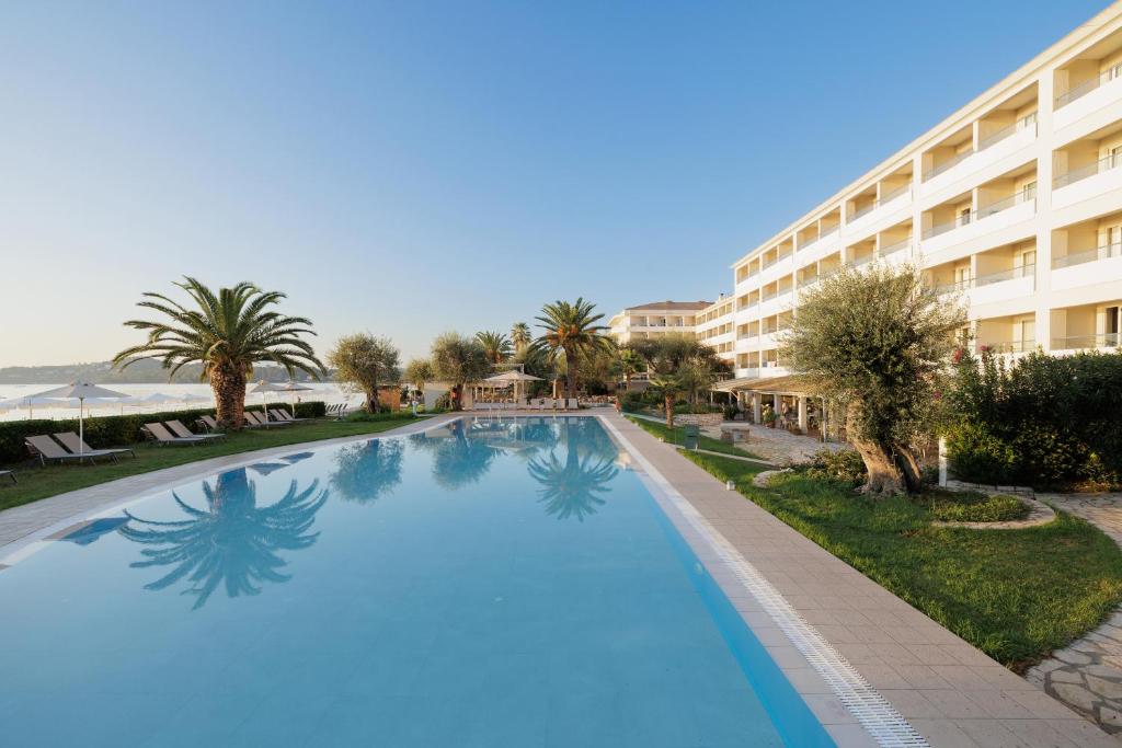 Elea Beach Hotel — Swimming pool in Dassia, Ionian Islands