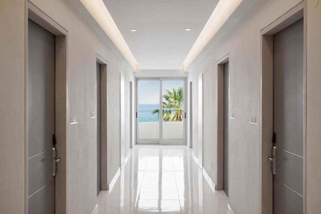 Elea Beach Hotel — Hotel building in Dassia, Ionian Islands