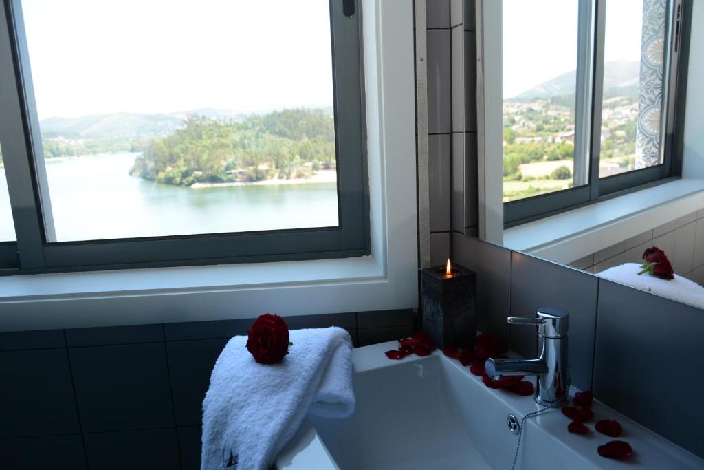 Figurino do Douro photo