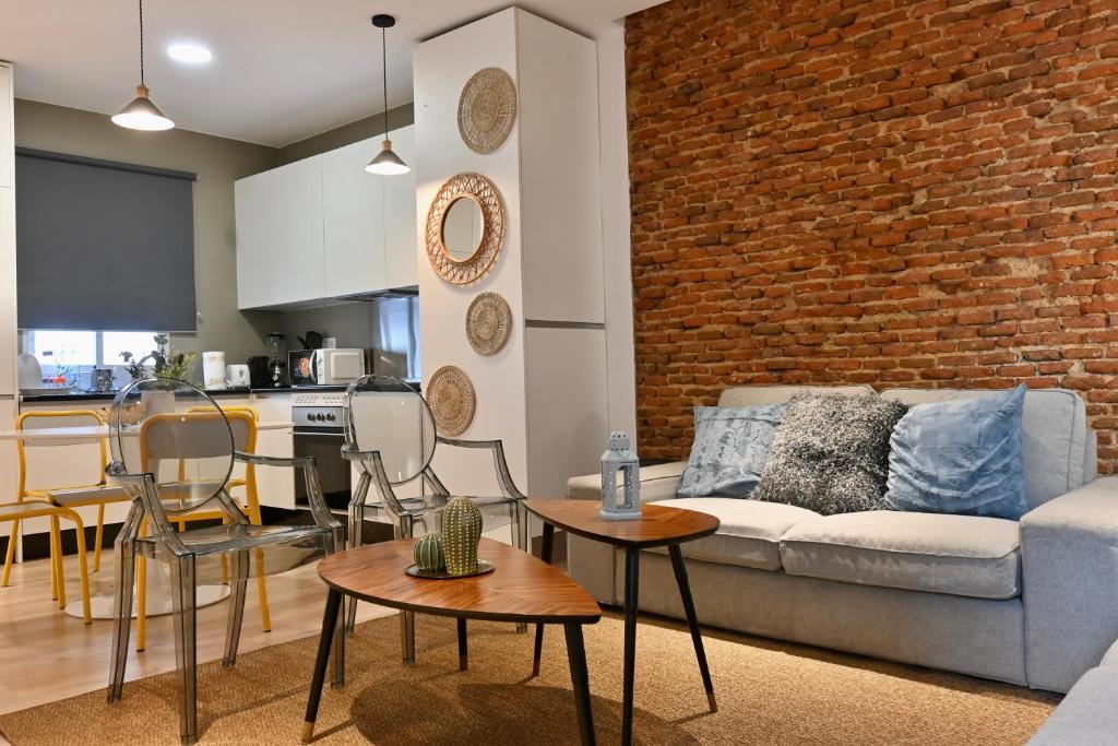 Moderno Apartamento TEMPORAL de dos dormitorios En Avenida América CAR1012 - 1