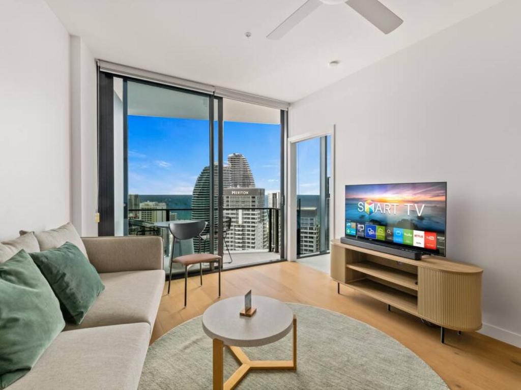 River and Ocean View Luxury 2BD Apt amazing Location, Gold Coast