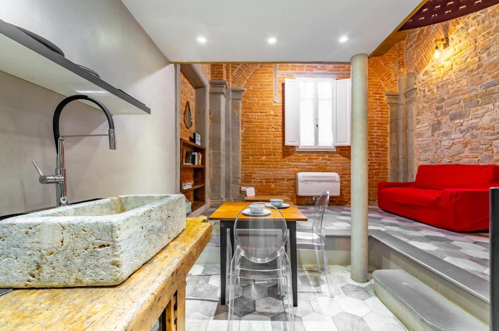 GuestHost - Florence Oltrarno Duplex Apartment - 2
