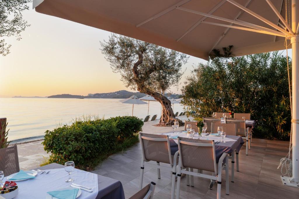 Elea Beach Hotel — Restaurant & bars in Dassia, Ionian Islands